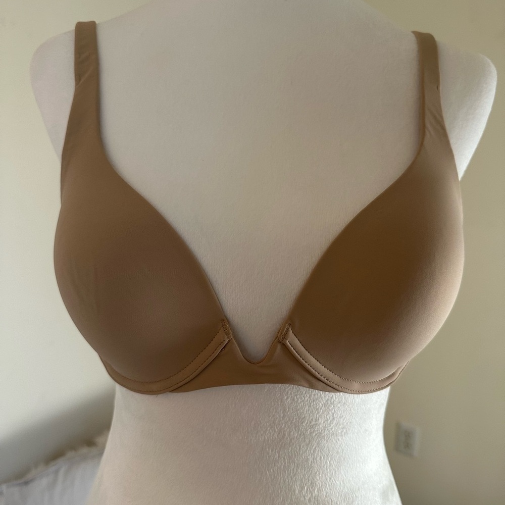 Natori Tan Plunge Bra Smooth Molded Cups
